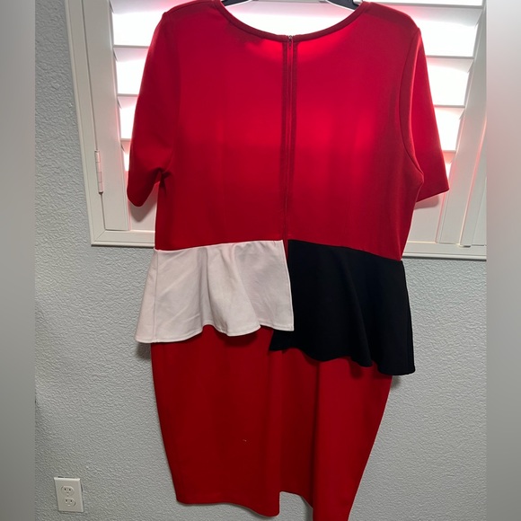 EUC Eloquii Size 16 Asymmetrical Peplum Red/Black/White Dress - Picture 2 of 4